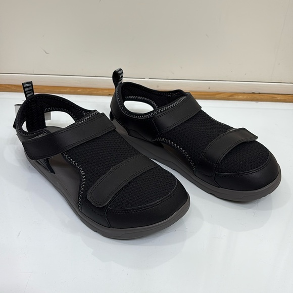 NWT Teva Hurricane Seekado kids sandals - Picture 1 of 8